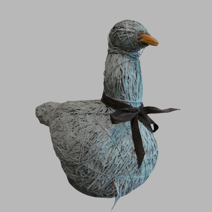 Duck made of straw, painted in Decoration paint Peyote Green