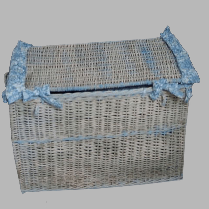 Basket with lid